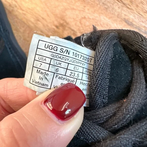 UGG Neumel II Chukka Black Boots Baby sz: 7
